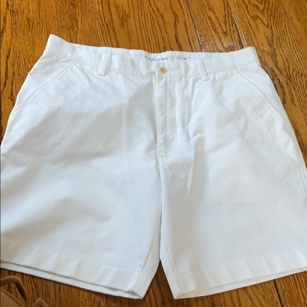 Madison white chino men’s shorts, size 34